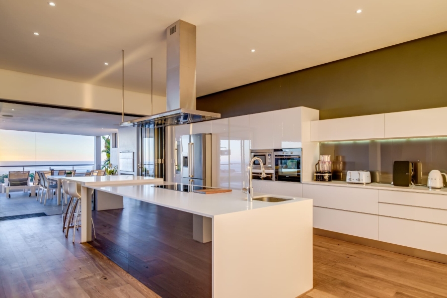 To Let 5 Bedroom Property for Rent in Camps Bay Western Cape